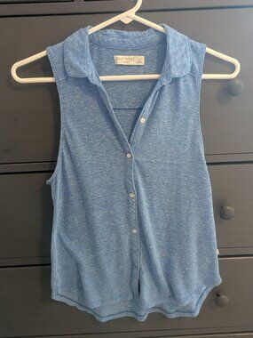 Gilly Hicks button up tank